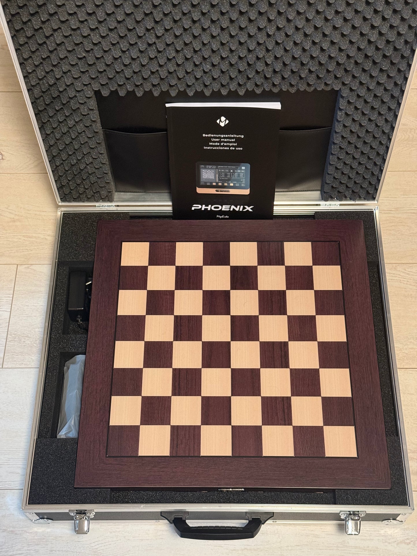 Millennium M924 Mephisto Phoenix T Schachcomputer mit 55cm Schachbrett im original Koffer