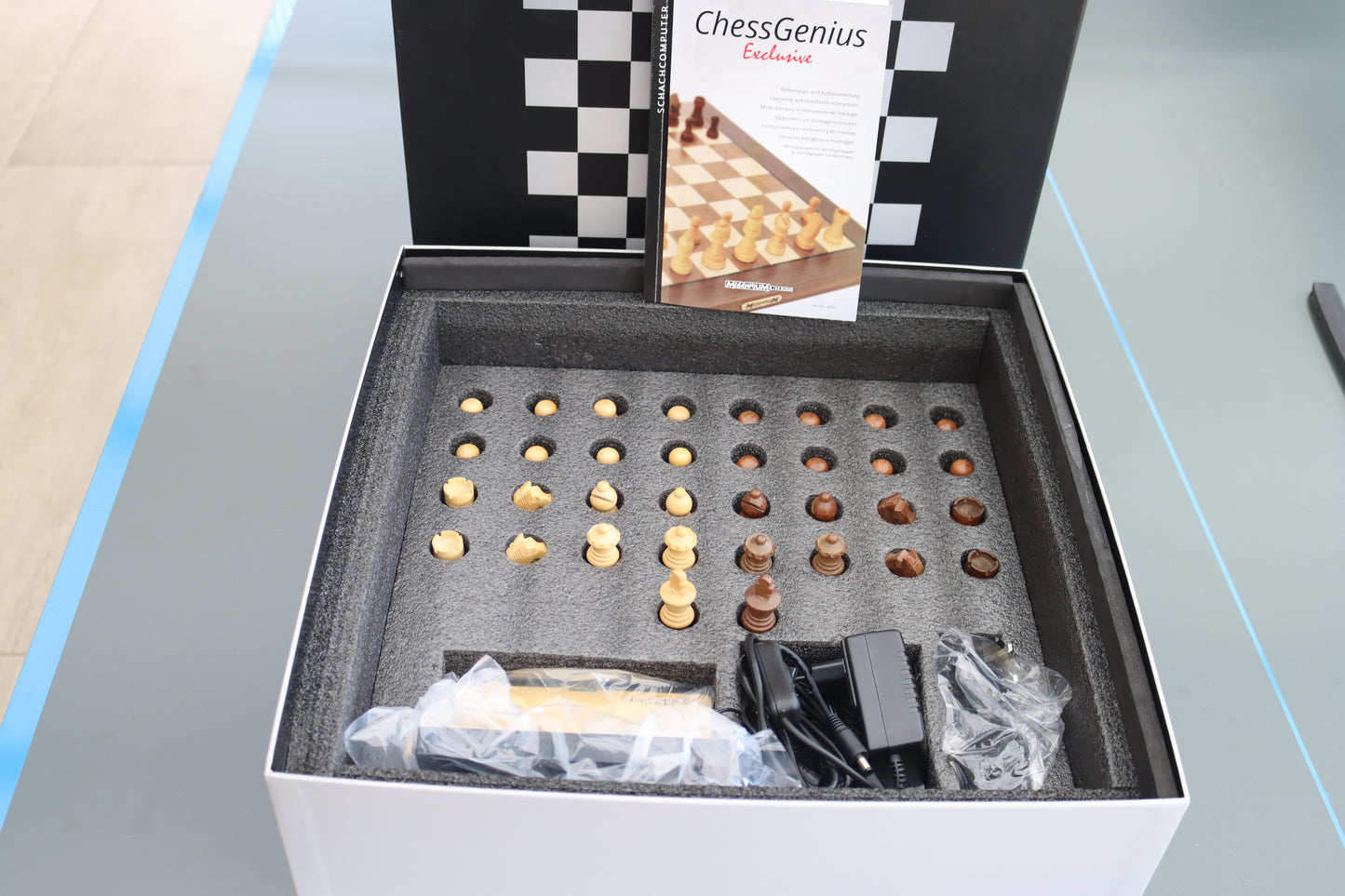 Millennium ChessGenius Exclusive Schachcomputer in original Verpackung - wie NEU