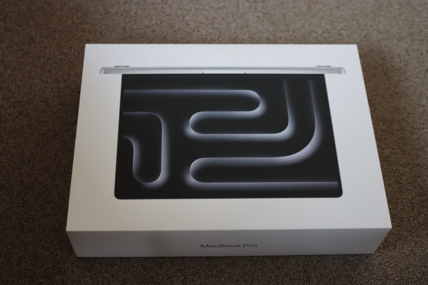 NEUES Apple MacBook Pro 14" 2024 M4 Max/36/1 TB 14C CPU 32C GPU Silber MX2G3D/A