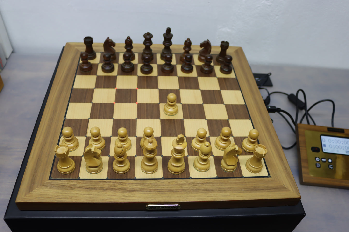 Millennium Schachcomputer ChessClassics Exclusive Produktnummer M828