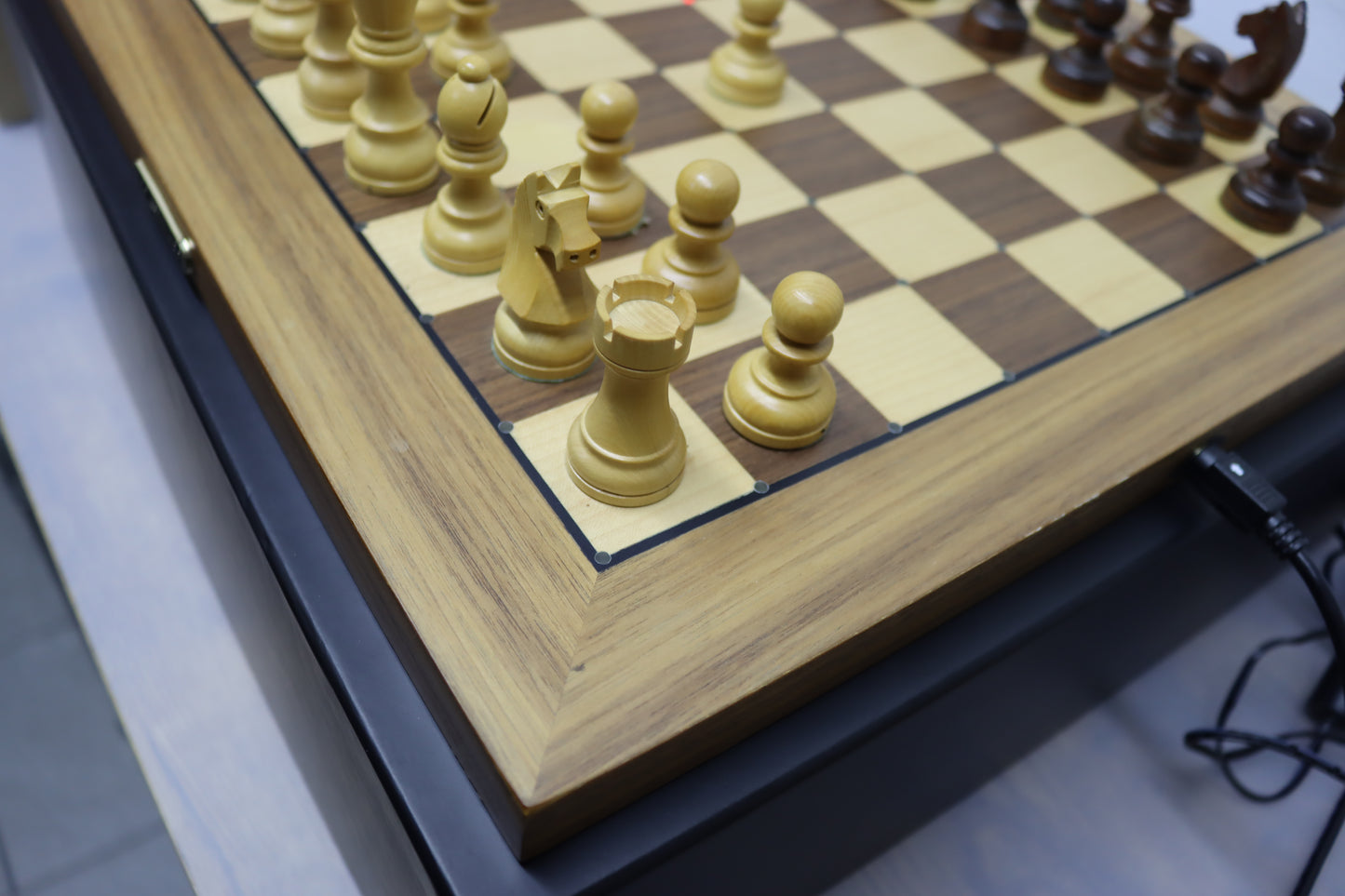 Millennium Schachcomputer ChessClassics Exclusive Produktnummer M828