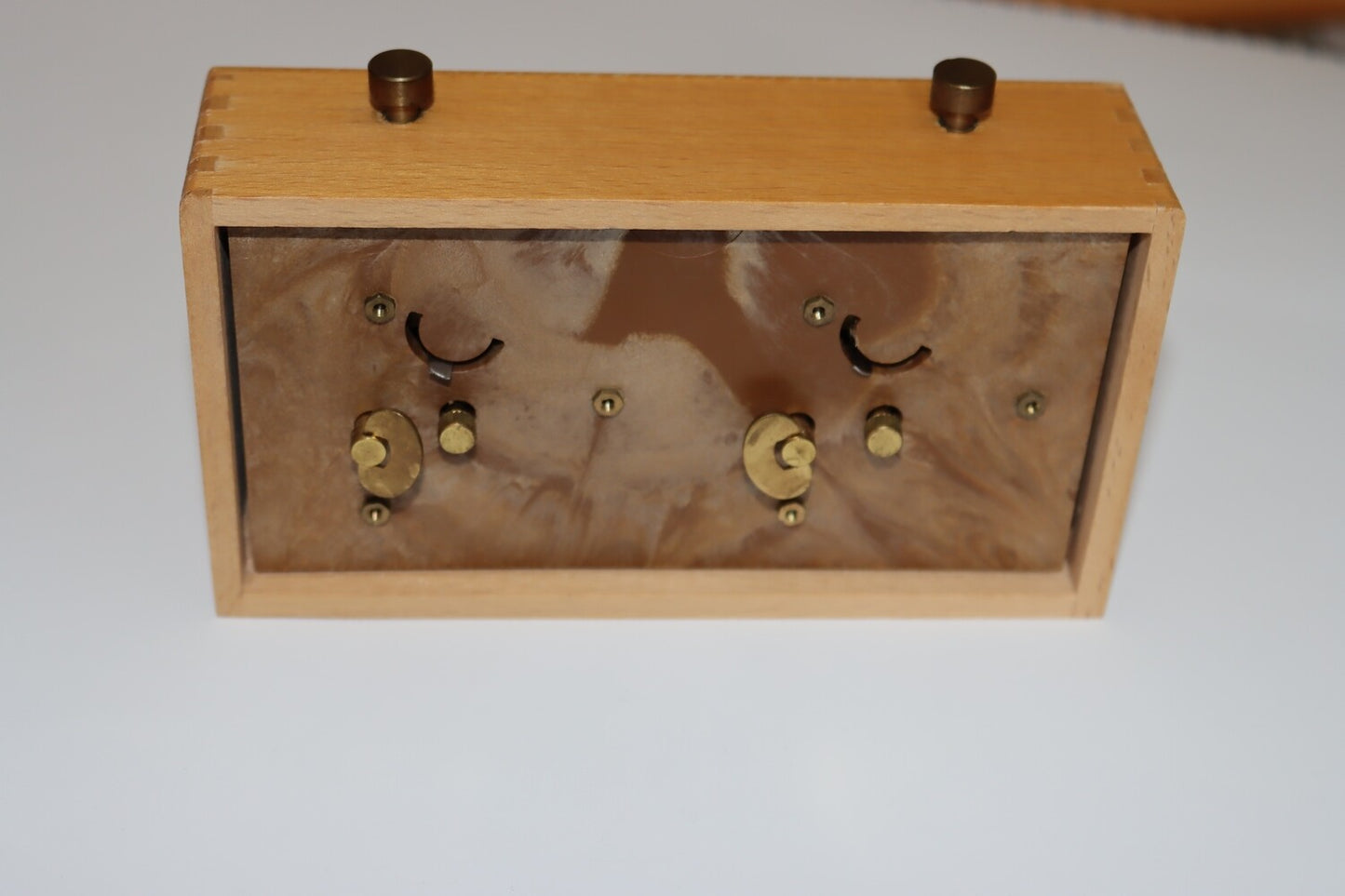 mefchanische Schachuhr aus Holz