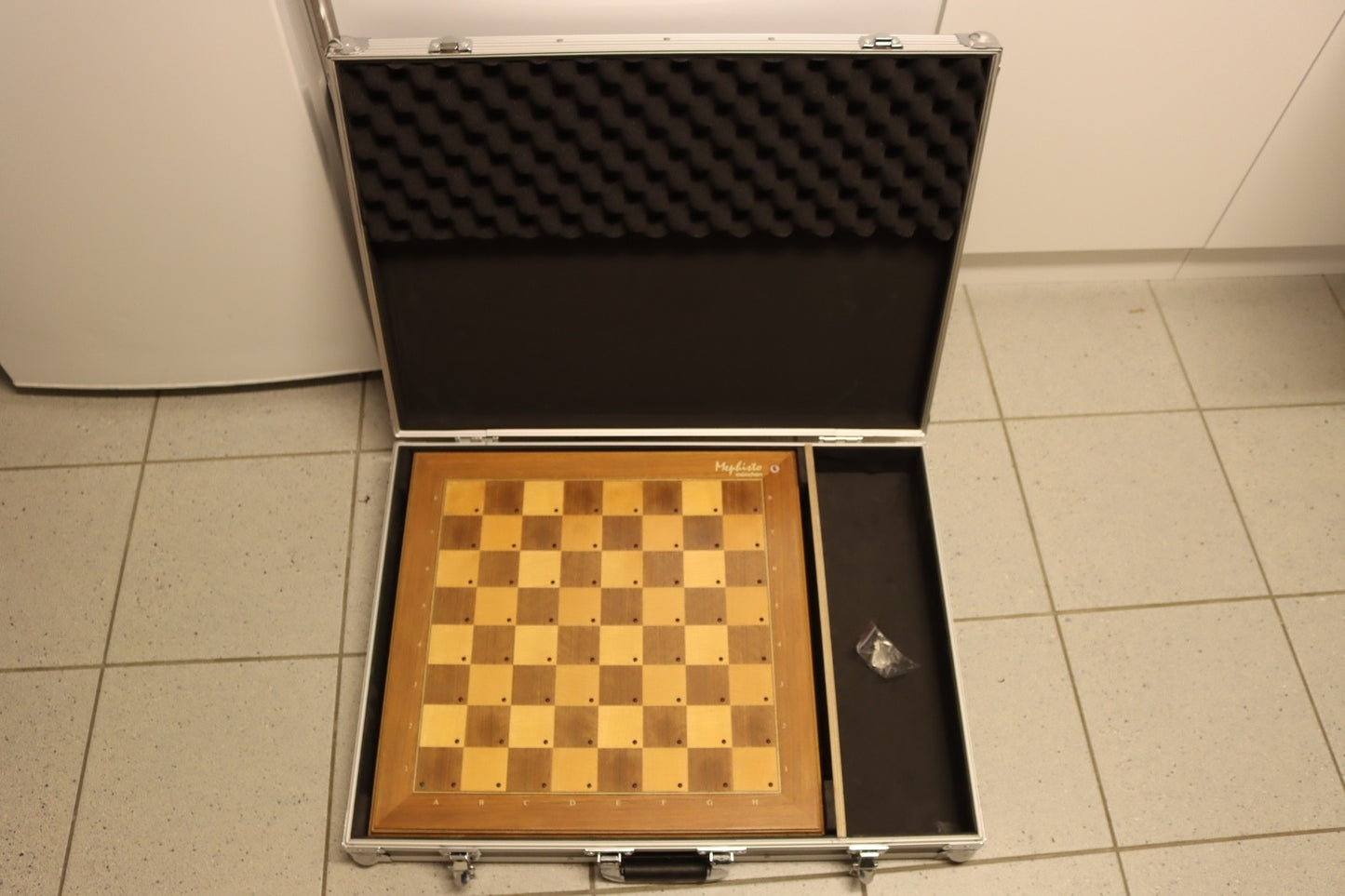 NEUER Koffer für den Mephisto München Schachcomputer